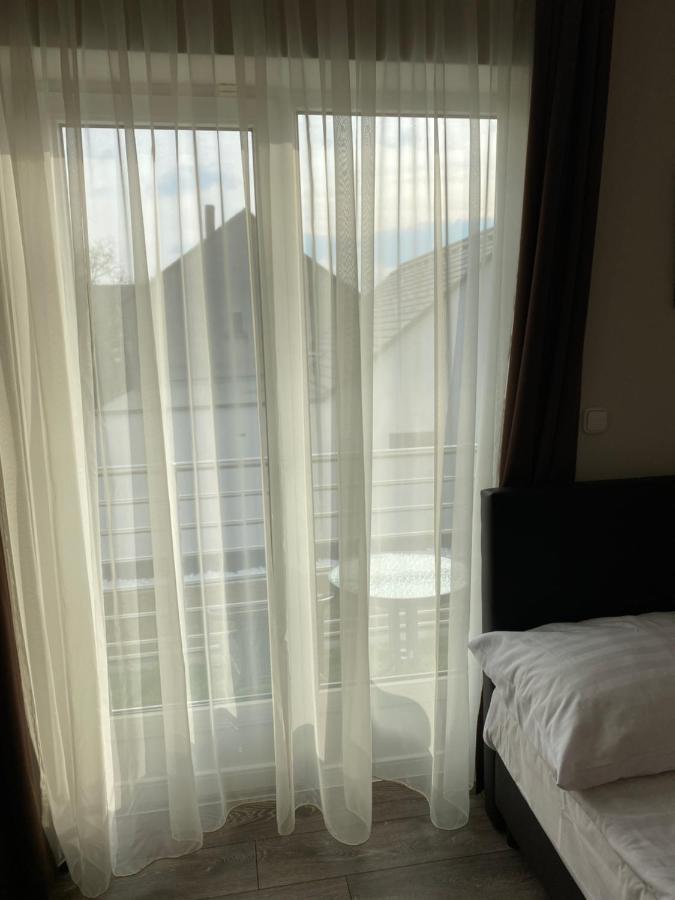 Hotel Aqua ชาร์วาร์ ภายนอก รูปภาพ